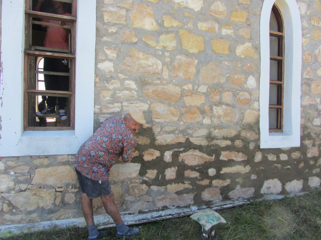 Repointing the stonework